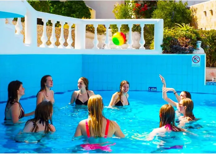 Pensión Junior For Up To 10 Vacationers Full View