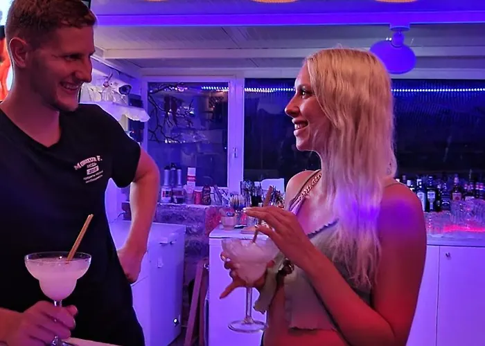 Гостьовий будинок Junior For Up To 10 Vacationers Full View *